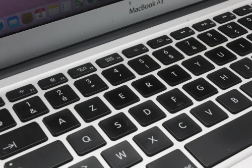 MACBOOK AIR,2015 I5 4GB 128GB SSD ECRAN 13" HD