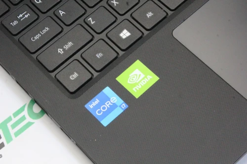 ACER TRAVEL MATE P214 I7 11th 16 GB 256 SSD NVIDIA MX330 FHD 14"