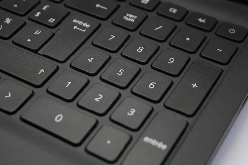 DELL INSPIRON 3520 I5 12th 16 GB 512 GB SSD 15"