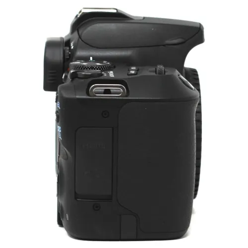  Canon EOS 250D DC EF-S 18-55mm III