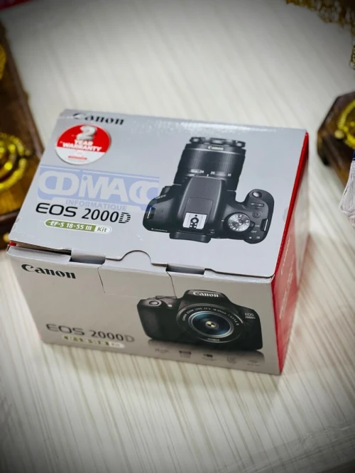 Canon EOS 2000D