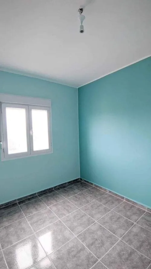 PEINTRE QUALIFIÉ مروان الصباغ rouleau et rebouchage