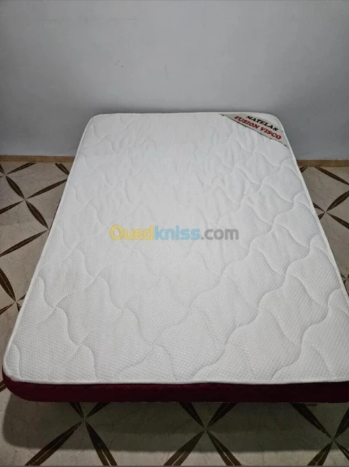 Matelas 190x140 Mémoire forme état comme neuf + sommier état comme neuf