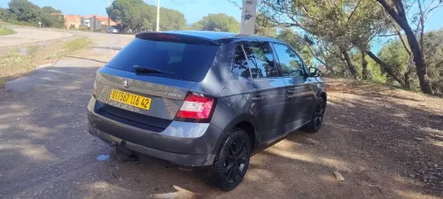 Skoda Fabia 2016 Style (avec toit panoramique)