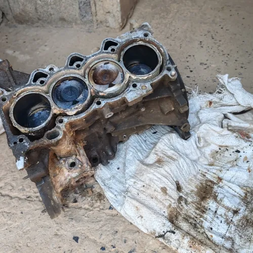 Demi moteur  yaris 1.3 vvt