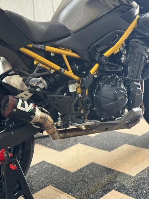 KAWASAKI Z900 