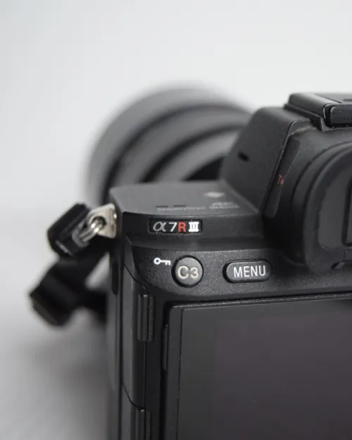 Sony A7R III + Sony 85mm f/1.8