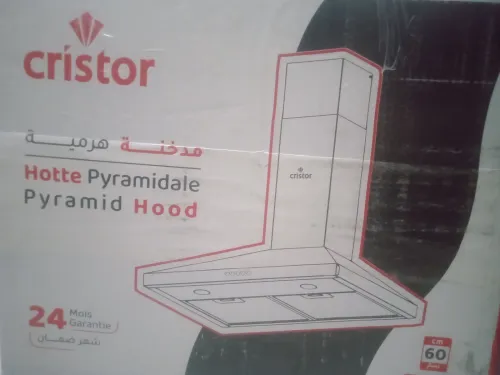 Hotte aspirante pyramidale de cuisine