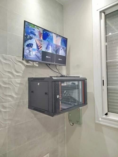 Installation des caméras de surveillance