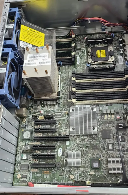 Serveur hp proliant ml350 g6 processeur xeon e5620 16gega ram memoir 380gega sas oran