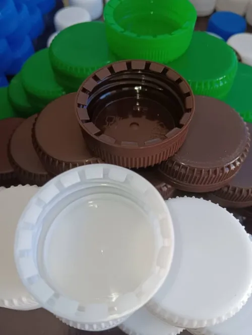fabrication de bouchon en plastique STP.