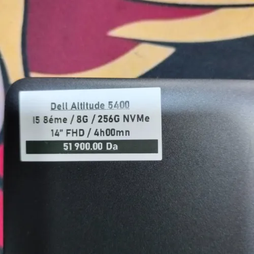Dell I5-8eme / 8 Ga DDR4 /  256 NVMe / 14 FHD IPS / Batterie 4h + chargeur Original