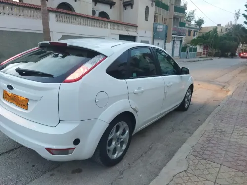 Ford Focus 4 portes 2011 Focus 4 portes