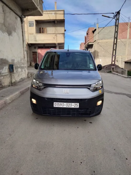 Fiat Doblo 2023 Itali