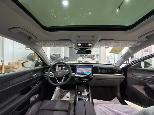 Volkswagen Passt Pro 2025 