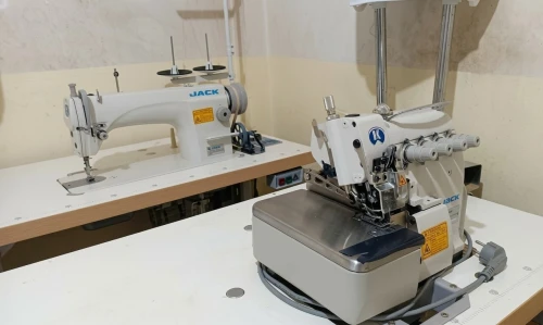Vente Matériel Atelier de Couture -  Machines JACK (5 مشينات خياطة)