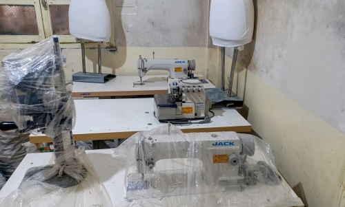 Vente Matériel Atelier de Couture -  Machines JACK (5 مشينات خياطة)