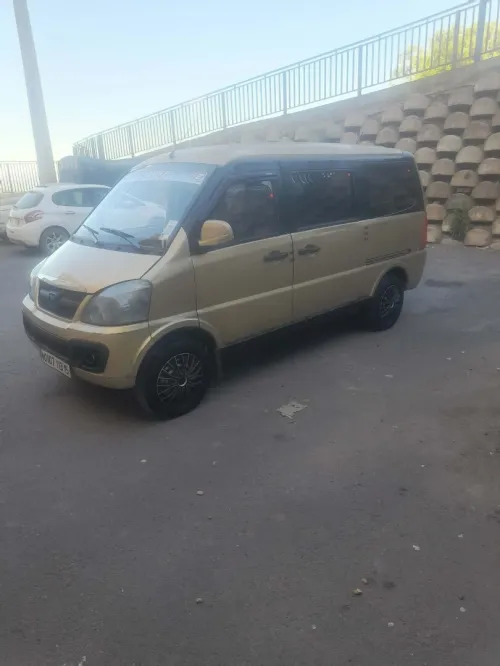 Zotye Z10 2013 