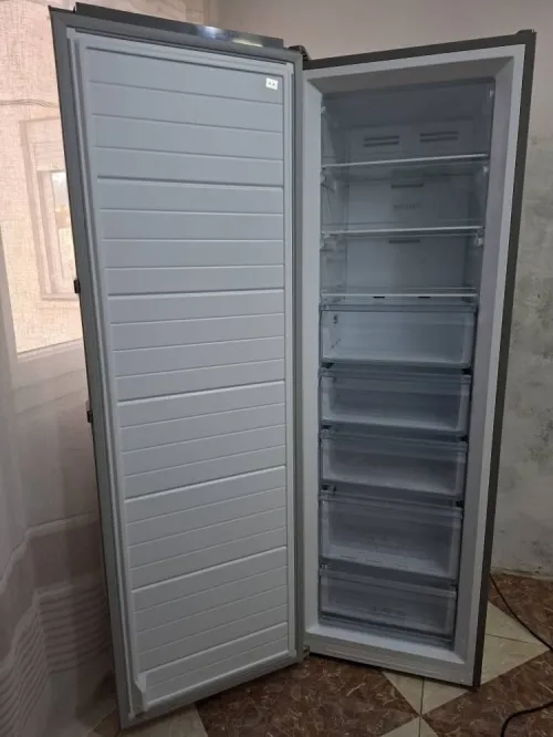 Frigo vertical
