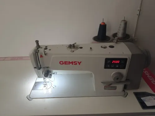 آلة خياطة GEMSY