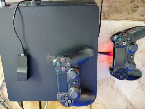 PlayStation 4 Slim 1TB Flash