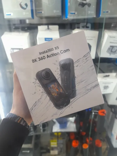 Insta360 x5