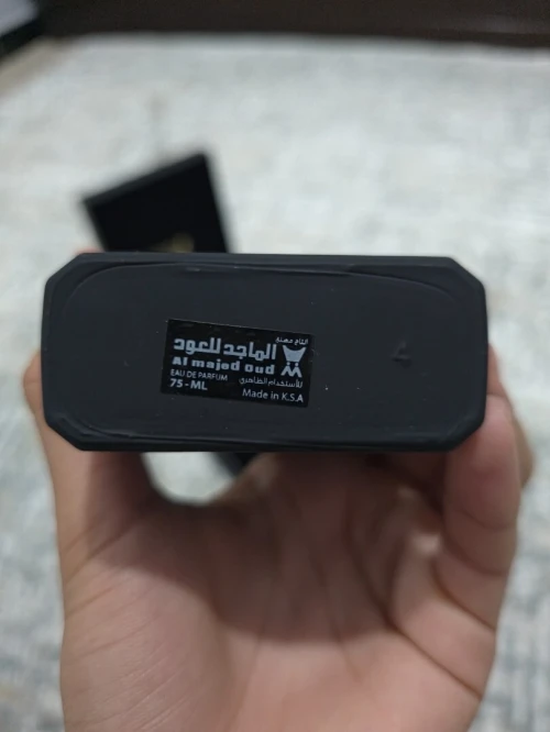 Eau de parfum __ ABAQ . AL MAJED OUD الماجد للعود