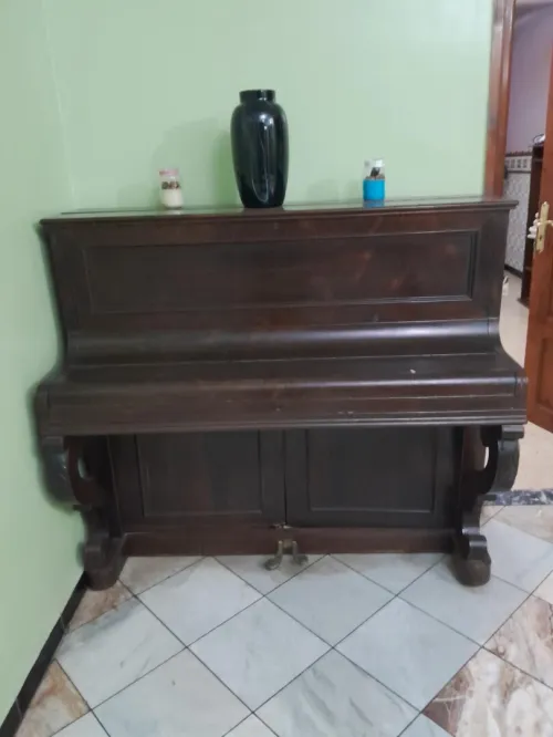 Piano antiquité +table antiquté
