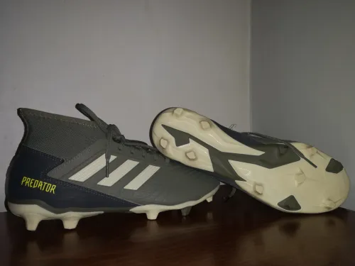 Soulier adidas