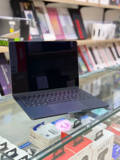 MacBook Air M3 2024 ram16gb ssd 256gb