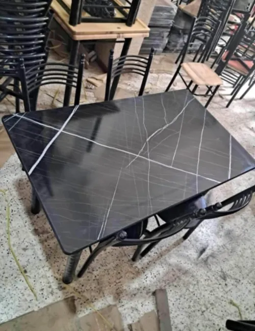 Table Rèsin