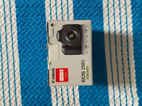 CANON 250D