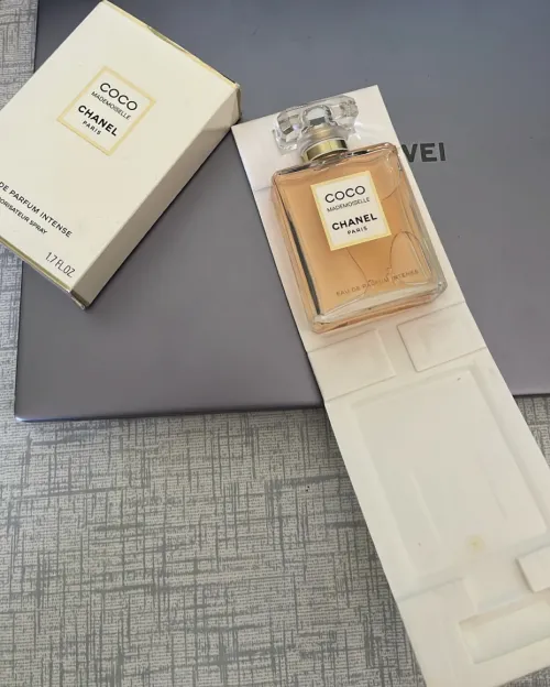 COCO mademoiselle CHANEL paris
