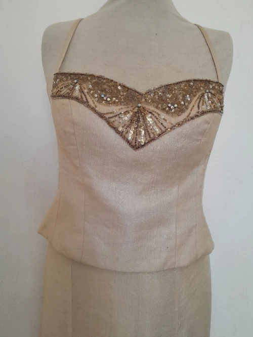 Robe soirètres bon etat. غوب سواغي 