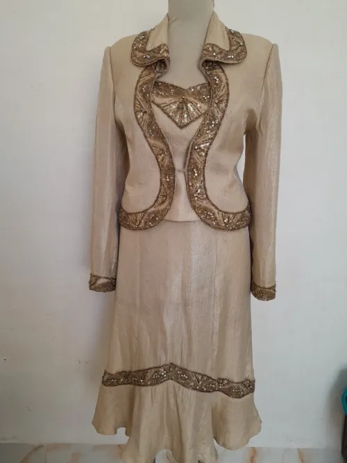 Robe soirètres bon etat. غوب سواغي 