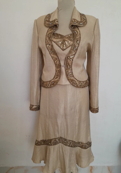 Robe soirètres bon etat. غوب سواغي 