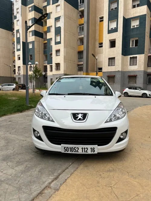 Peugeot 207 2012 Fennec