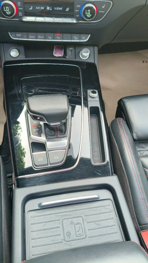 Audi Q5 2023 Slin