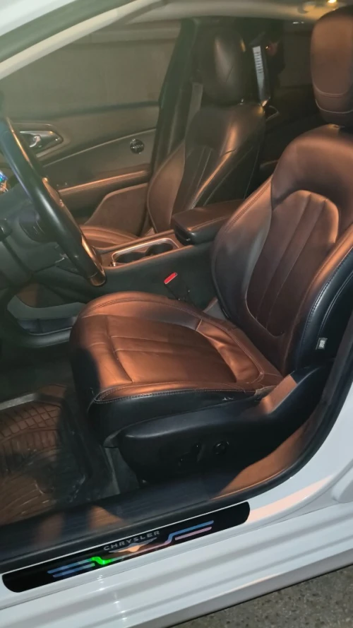 Chrysler S 200 2017 Luxe