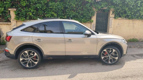 Audi Q5 2023 Slin