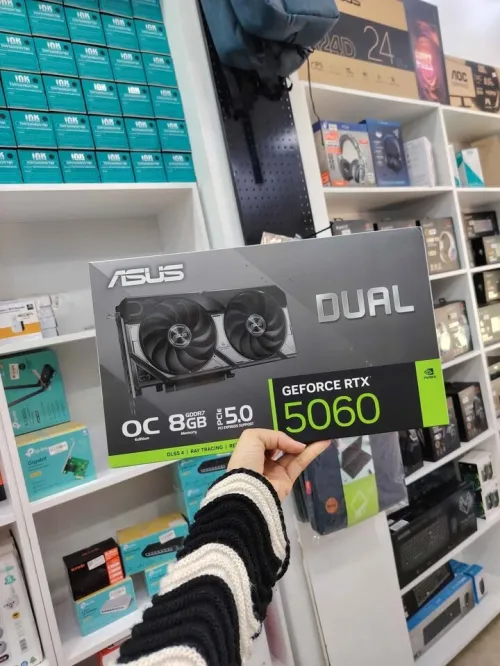 ASUS Dual GeForce RTX 5050 8GB - ASUS Dual GeForce RTX 5060 OC Edition 8GB