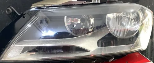 Phare passat B7