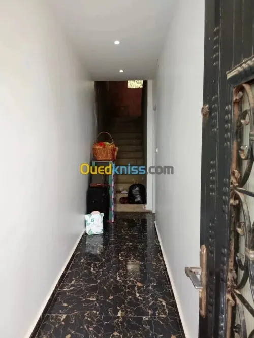 Vente Appartement Niveau de villa F2 Béjaïa Beni ksila
