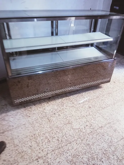 Présentoir pâtisserie1m 80 sur 65 ventiler