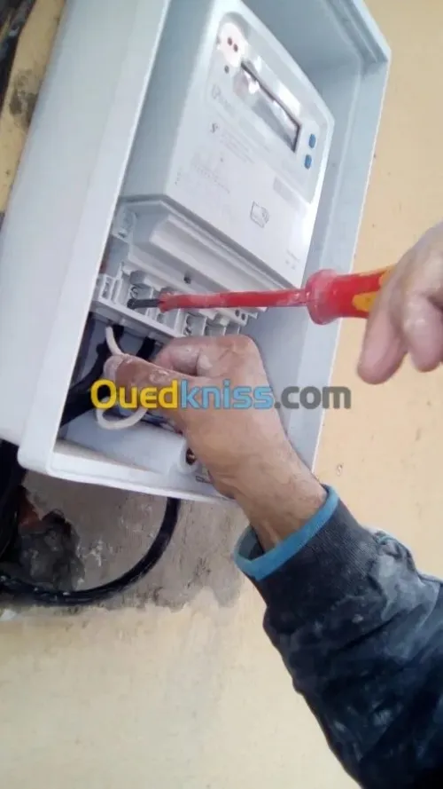 ELECTRICIEN BATIMENT