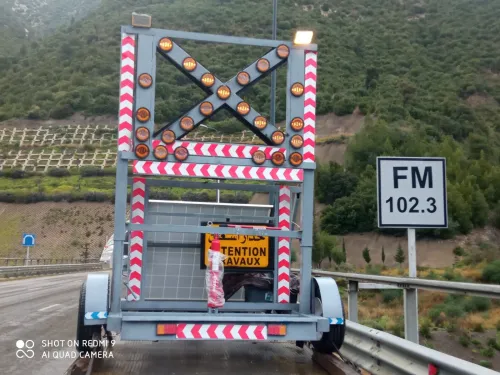Remorque de  signalisation routière lumineux flr
