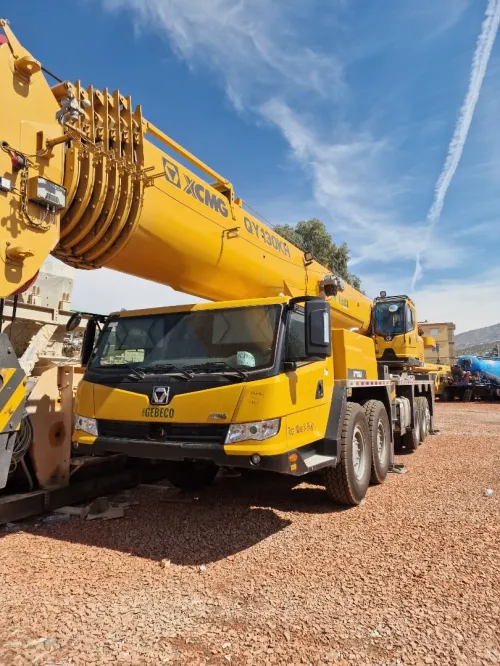Location grue mobile Xcmg 130 tonne