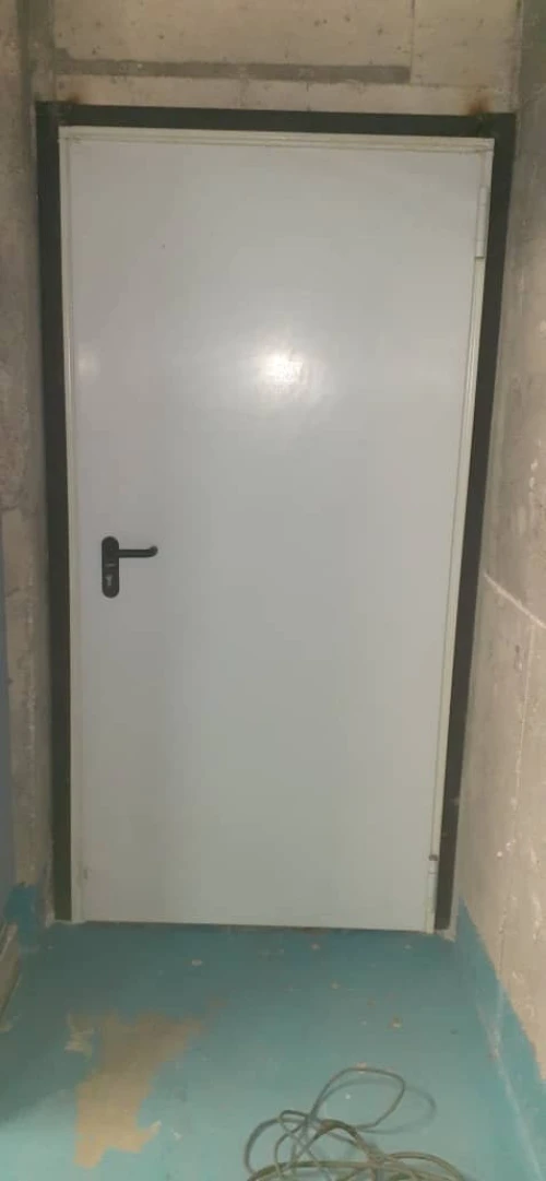 Porte sectionnelle industrielle et porte rapide , barriere electrique