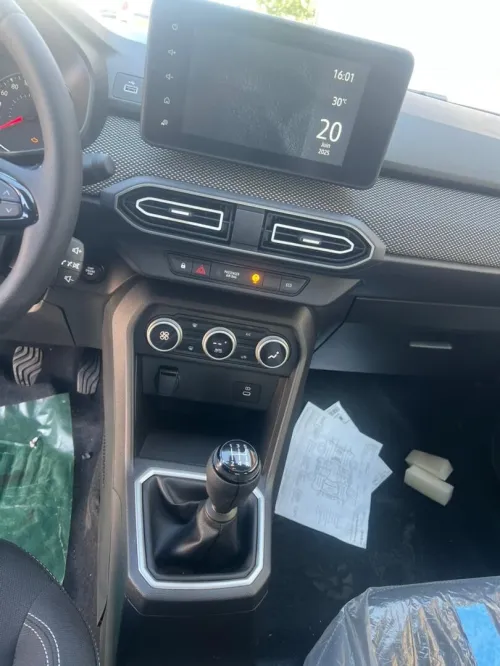 Dacia Logan 2025 Full option