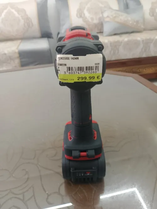 03 perceuse visseuse sans fil et un marteau perforateur 